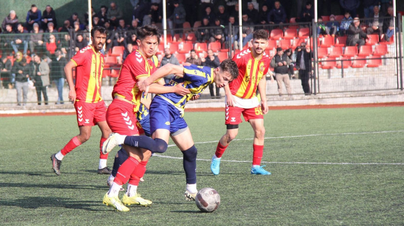 Karamürselspor'un Karasu’yu farklı devirdiği maçın fotoğrafları - Resim: 49