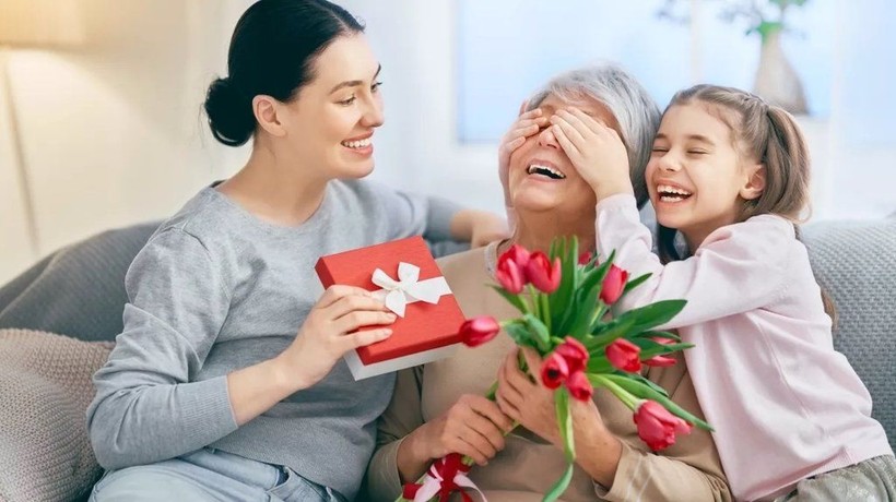 ANNELER GÜNÜ'NDE NE ALSAM? Eşe, Anneye, Kayınvalideye Alınabilecek Anneler Günü Hediyeleri - Resim: 2