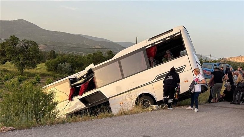 Korkutan kaza! İki yolcu otobüsü birbirine girdi! - Resim: 7