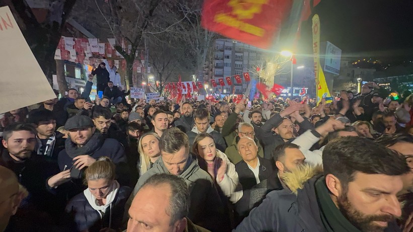 İzmit’te yürümek isteyen gruba polis müdahalesi - Resim : 8