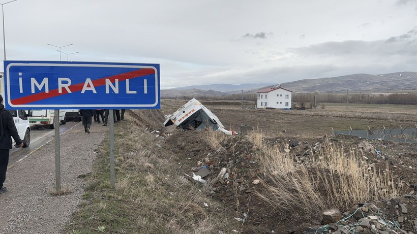Yolcu otobüsü devrildi! Ölü ve yaralılar var… - Resim: 2