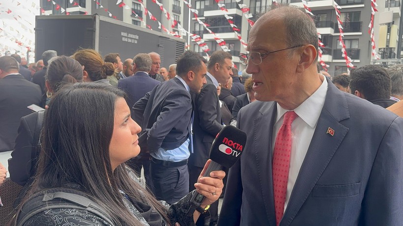 Hurşit Güneş; İsyanlarımız var - Resim : 2