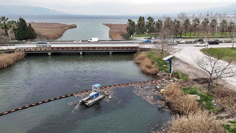 Kocaeli Büyükşehir Belediyesi İzmit Körfezi'ni koruma çalışmalarına devam ediyor! - Resim: 1