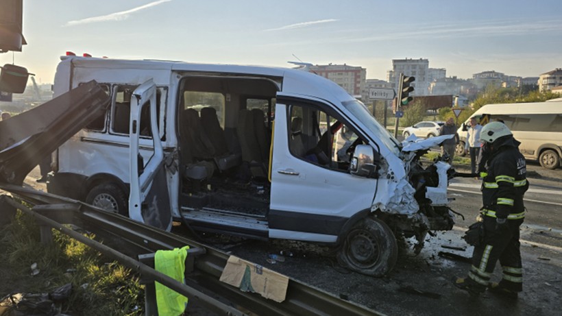 Tekirdağ'da korku dolu anlar: İşçi servisleri çarpıştı, onlarca yaralı var! - Resim : 1
