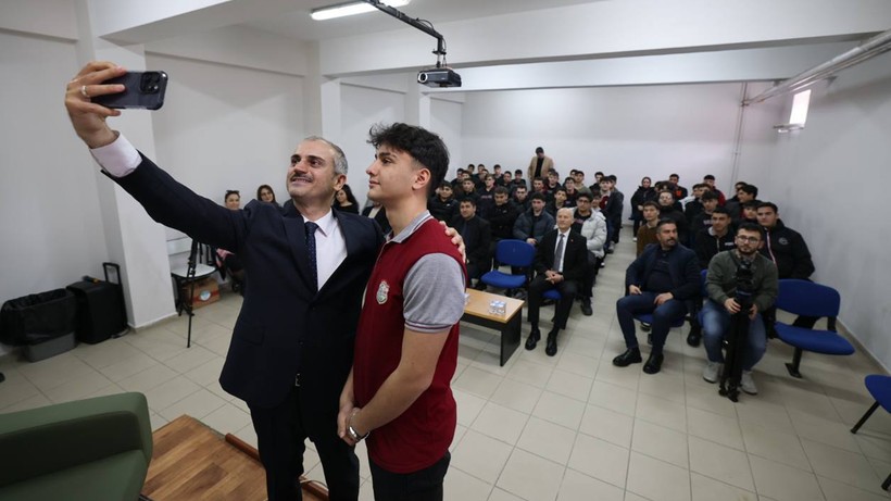 Bünyamin Çiftçi: Siz gençlerimizi çok önemsiyoruz - Resim : 1