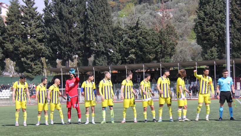 Karamürselspor - Çayırovaspor maçının fotoğrafları - Resim: 13