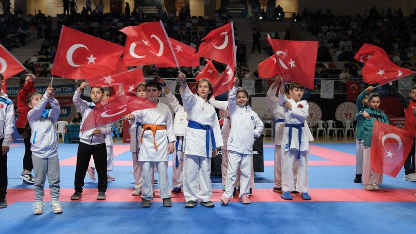 Sporun Başkenti’nde, adeta nefesleri kesen bir karate şöleni sahne aldı - Resim: 2