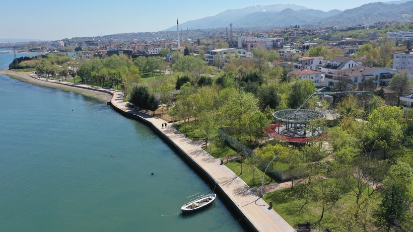 Başiskele Kitap Kafe’de çalışmalar aralıksız devam ediyor - Resim : 1
