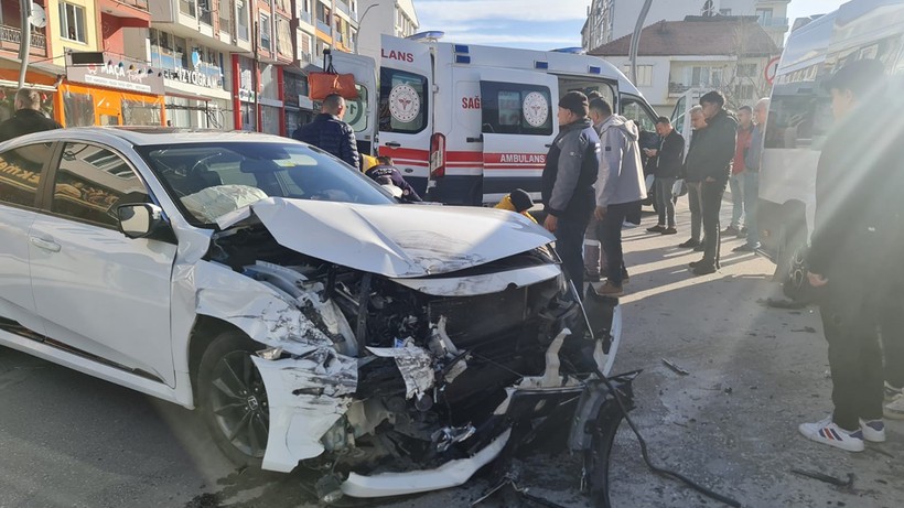 Burdur'da korku dolu anlar: Öğrenci servisi kazaya karıştı! - Resim : 1