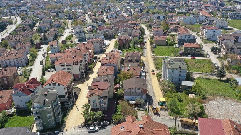 Başiskele’de asfalt mesaisi sürüyor - Resim : 1