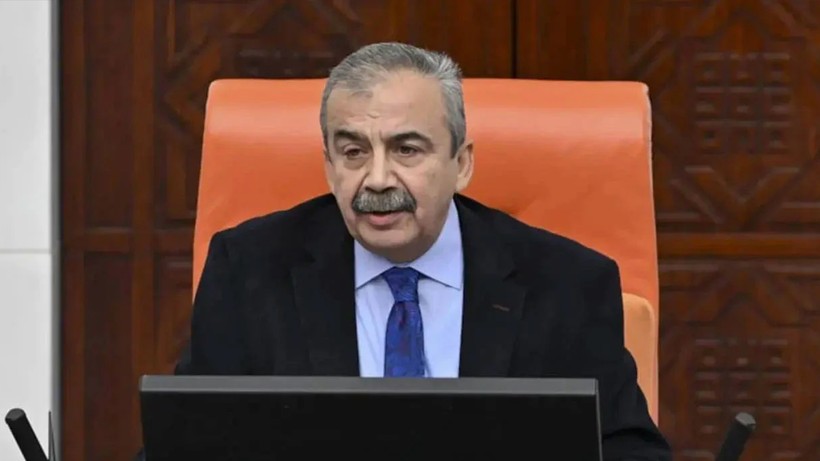 Sırrı Süreyya Önder’in son durumu ortaya çıktı! - Resim: 1