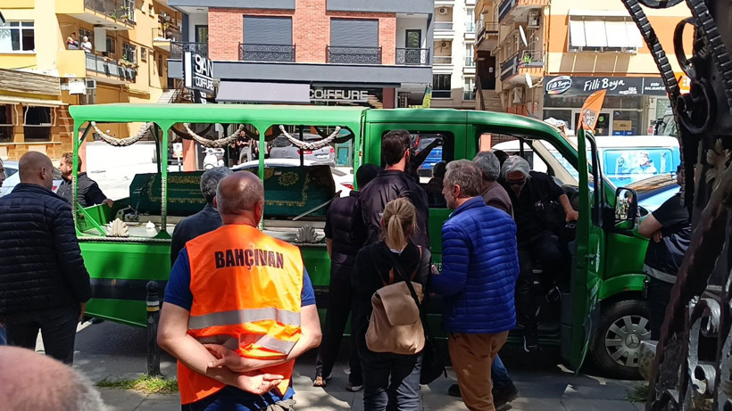 Tarkan annesine gözyaşları içinde veda etti - Resim: 5