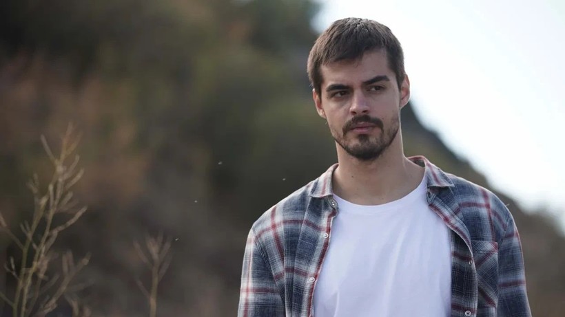 Gönül Dağı'nın Taner'i Berk Atan'dan Hayranlarını Üzen Haber Geldi! Set Arasında.. - Resim: 6