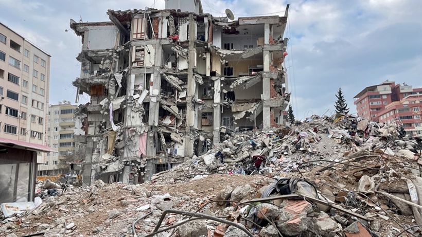 O şehirde deprem! - Resim: 5