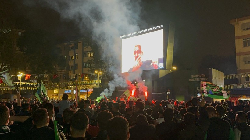 Kamptan, Kent Meydanı’na bağlandılar - Resim : 2
