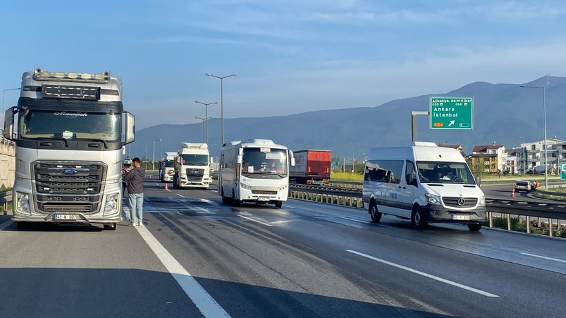 TEM'de seyir halindeki tırda yangın çıktı - Resim : 3