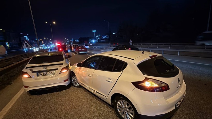 Kocaeli'de zincirleme trafik kazası: 3 kişi yaralandı - Resim : 2