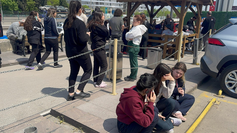 Depreme hastanede yakalandılar! Korku ve panik anları - Resim : 1