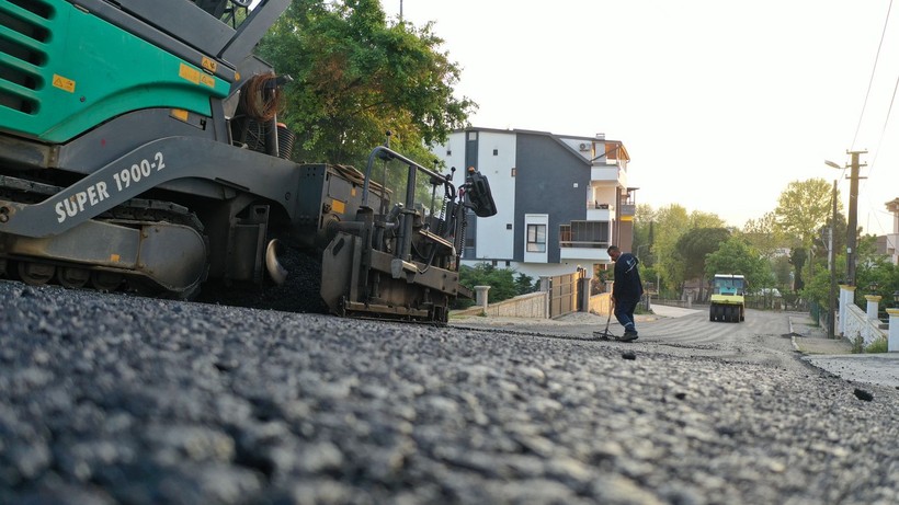 Serdar Mahallesi’nde asfalt çalışmaları devam ediyor - Resim : 1