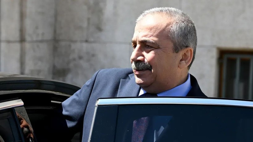 Sırrı Süreyya Önder'in hayati tehlikesi sürüyor - Resim: 2