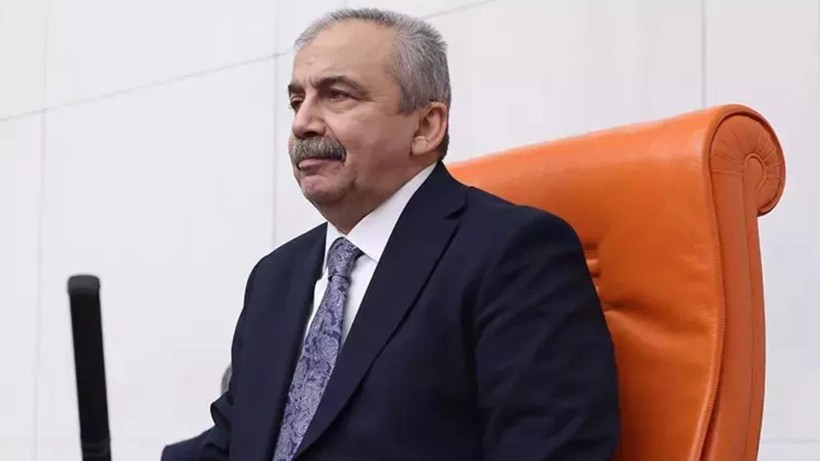 Sırrı Süreyya Önder'in hayati tehlikesi sürüyor - Resim: 4