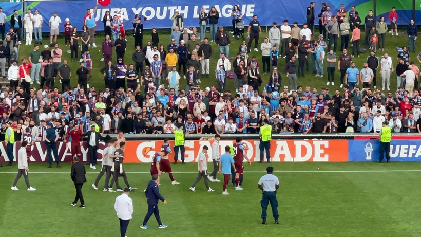 Canınız sağ olsun çocuklar... Trabzonspor U19, UEFA Gençlik Ligi finalinde Barcelona'ya kaybetti - Resim : 2