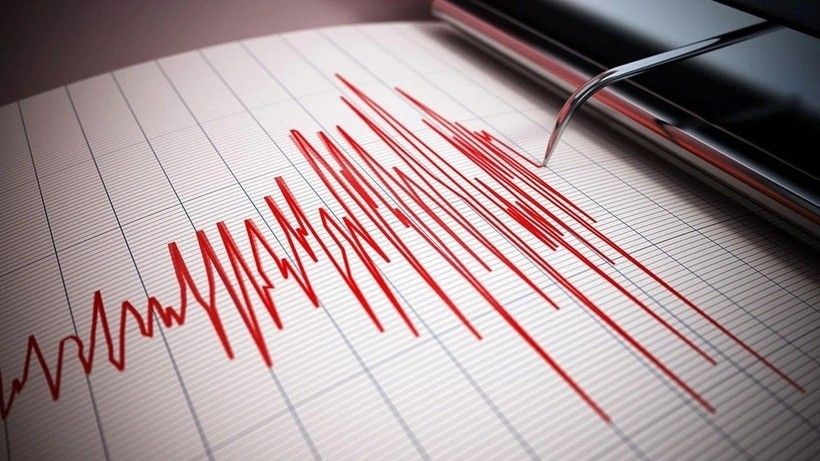 Depremler durmuyor! Yine sallandı - Resim: 6