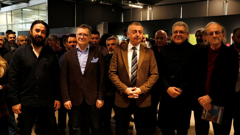 "Bir Zaman Fraktalı" sergisi, Kocaeli'de sanatseverlerin beğenisine sunuldu - Resim : 2