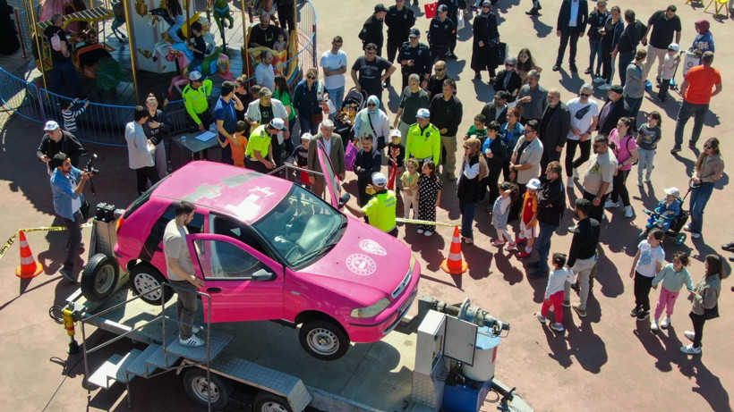 Vatandaşlar bilgilendirildi... İlhami Aktaş, Trafik Haftası etkinliğine katıldı - Resim : 2
