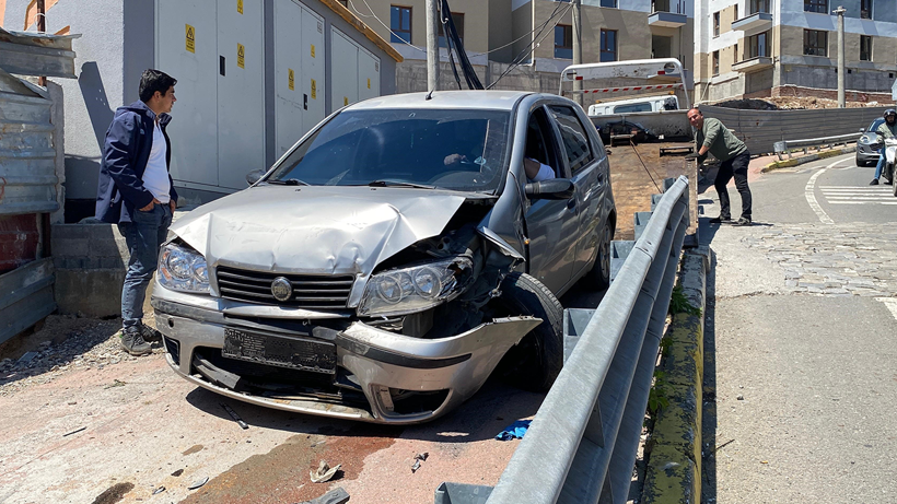 Santral yokuşunda kaza: 5 yaralı - Resim : 2