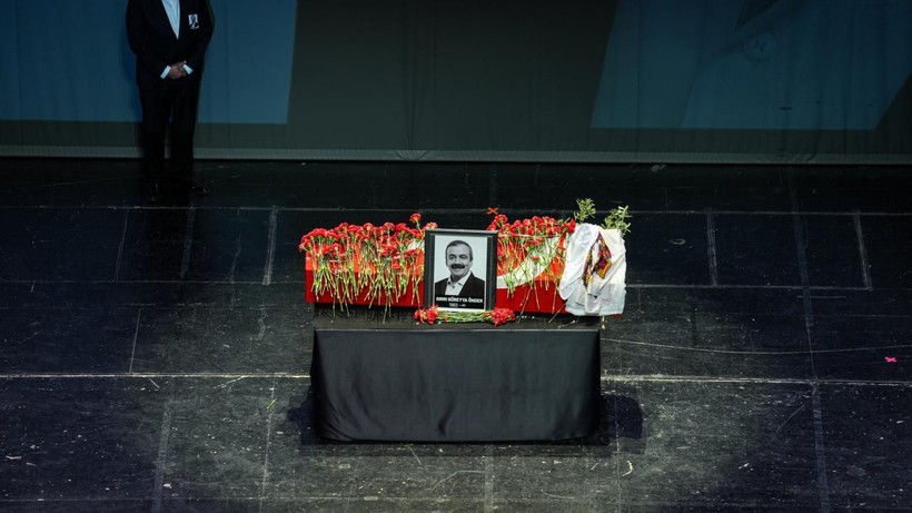 Sağlık sorunlarıyla boğuşan Ahmet Türk AKM'ye böyle geldi! - Resim: 4
