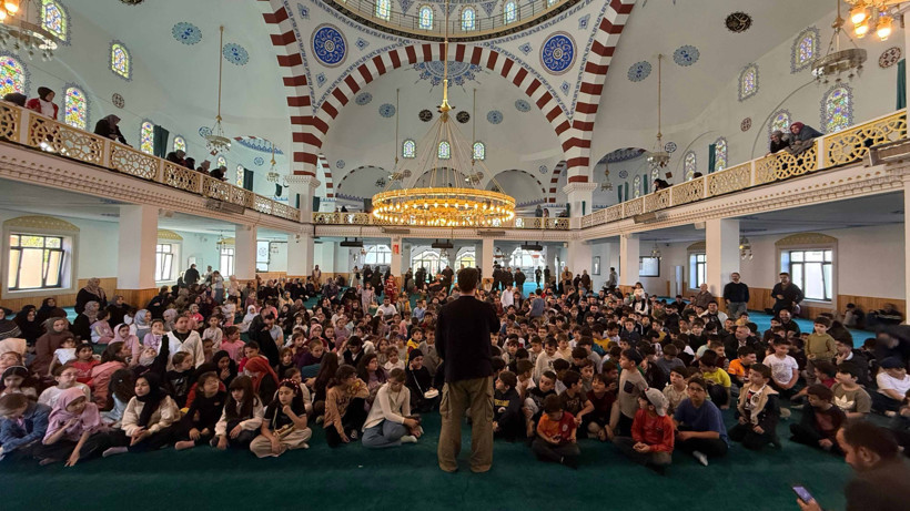 Sertaç Güngör, Kocaelili çocuklarla buluşmaya devam ediyor - Resim : 1