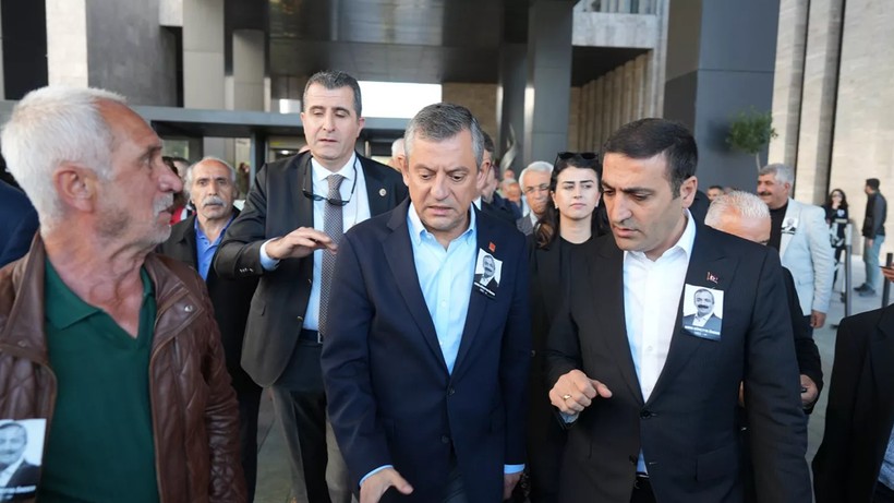 Özgür Özel'den yaşadığı saldırı sonrası çarpıcı açıklamalar! - Resim: 5