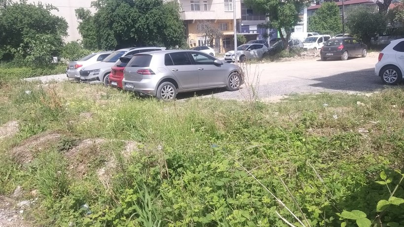 Otopark içler acısı halde! - Resim : 2