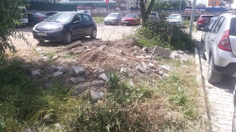 Otopark içler acısı halde! - Resim : 1