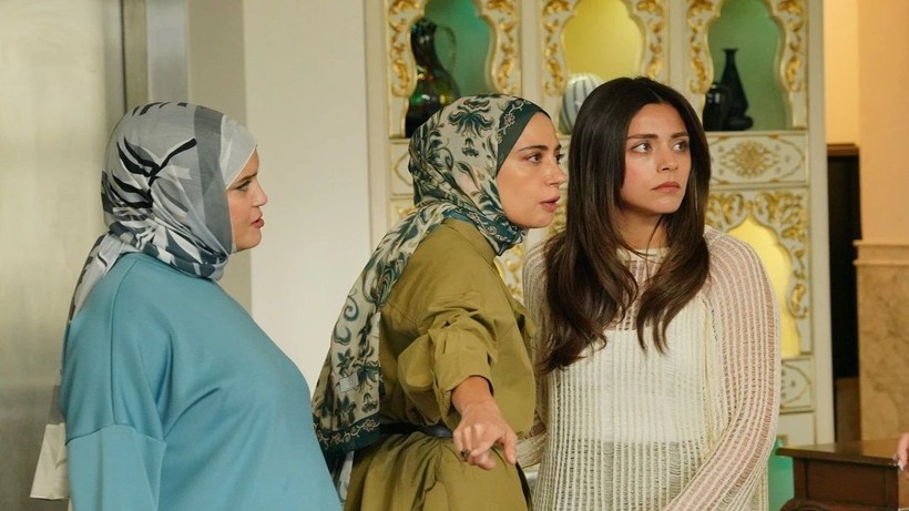 Kızılcık Şerbeti 100. Bölüm Beril İle Hulki'nin Sırrı Çözüldü! Meğer Ömer İle Kıvılcım Kazada... - Resim: 1
