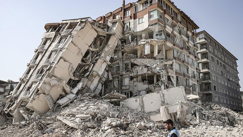 O şehirde deprem! - Resim: 2