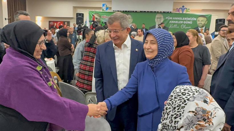 Ahmet Davutoğlu Kocaeli’de Anneler Günü programına katıldı! “Annemin yüzünü hatırlamıyorum” - Resim : 2
