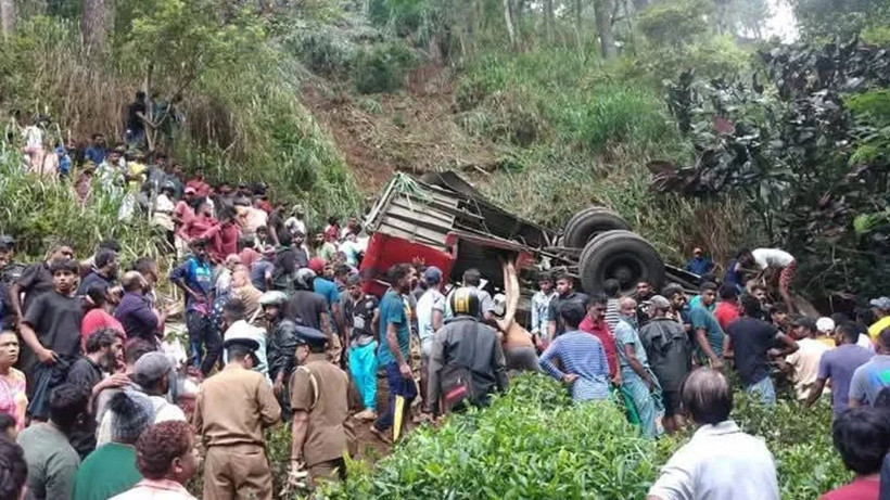 Otobüs uçuruma yuvarlandı! Can pazarı yaşandı! - Resim: 5