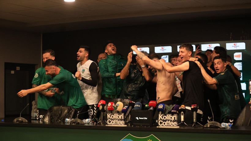 İsmet Taşdemir’den unutamayacağı basın toplantısı! Nasıl ıslandı belli değil! - Resim: 38