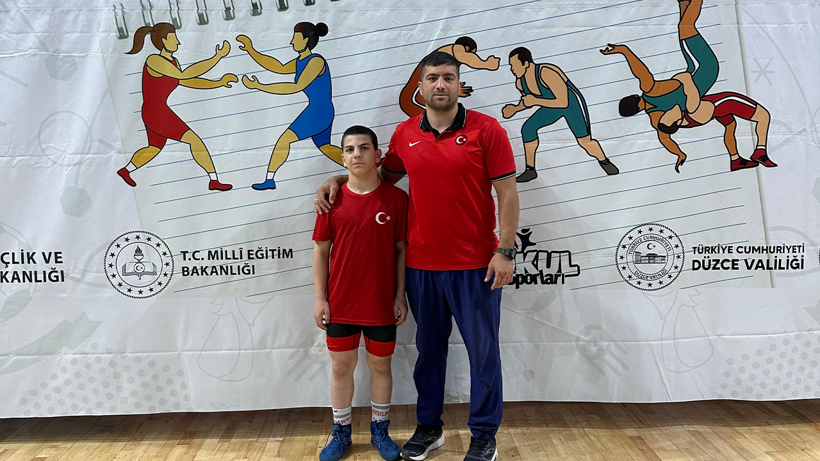 Kartepeli Güreşçi Erdem’den çok büyük başarı - Resim : 1