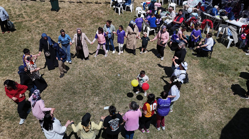 Zinnur Büyükgöz: Yaratılanı severiz yaratandan ötürü - Resim : 1