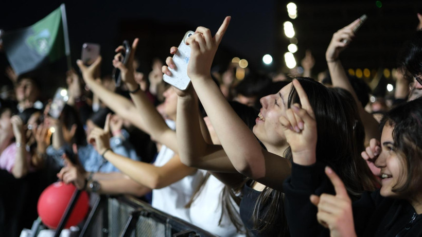 19 Mayıs’ta da Kocaelispor unutulmadı: Büyükakın forma verdi, Fatma Turgut kutladı - Resim : 2