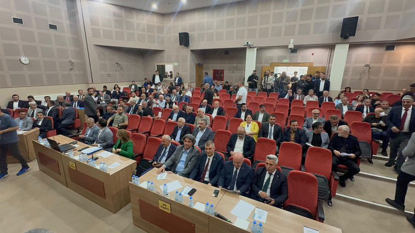 Fatma Kaplan Hürriyet: İzmit Belediyesi’nin bütçesi kadar bütçe açığı var - Resim : 3