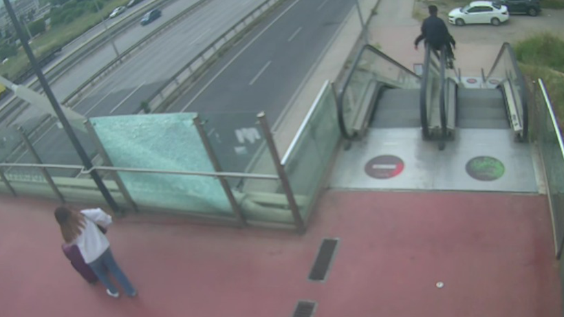 Kocaeli'de tepki çeken görüntüler: Yürüyen merdiven değil, oyun parkı! - Resim : 1