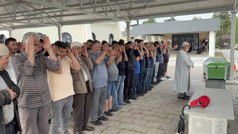 Kocaeli'deki kazada hayatını kaybetmişti...Son yolculuğuna uğurlandı - Resim : 3