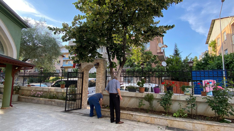 Ihlamur toplamak için çıkmıştı... Korkuluklara saplandı! - Resim : 3