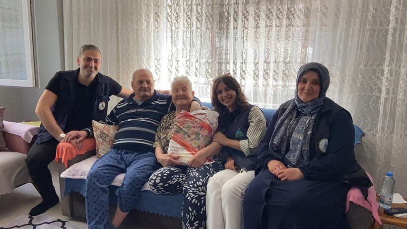 Alo Evlat Sağlık Kulübü bayramda yaşlı ve hasta vatandaşları ziyaret etti - Resim : 2