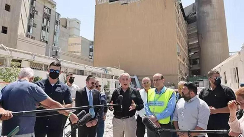 Netanyahu canlı yayında konuşurken panik yaşandı - Resim: 2