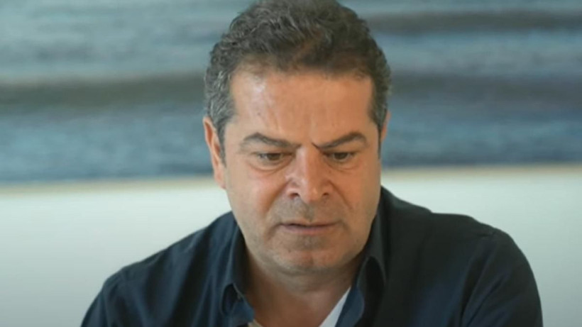 Cüneyt Özdemir ünlü siyasetçiye topa tuttu! - Resim: 3